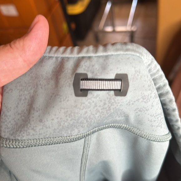 On Running Women's ON Running Tights 7/8 Sea Blue Size Small - Picture 14 of 14